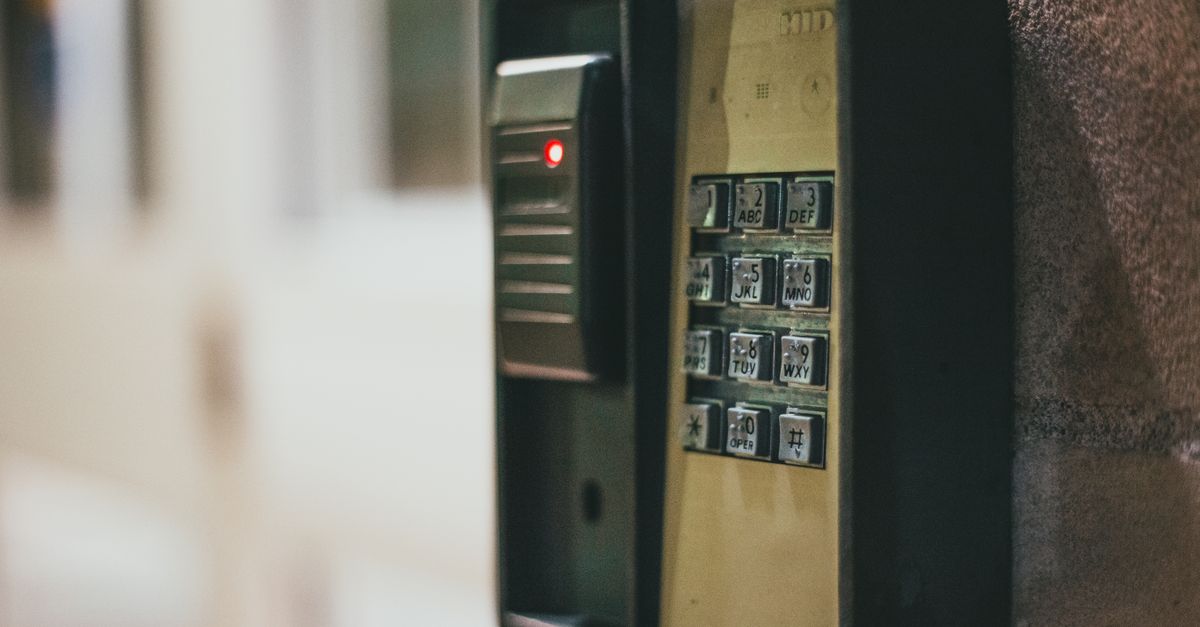 Fob and Keypad Entry: Choosing the Right Credential for Your Doors — Columbia Locksmith SC