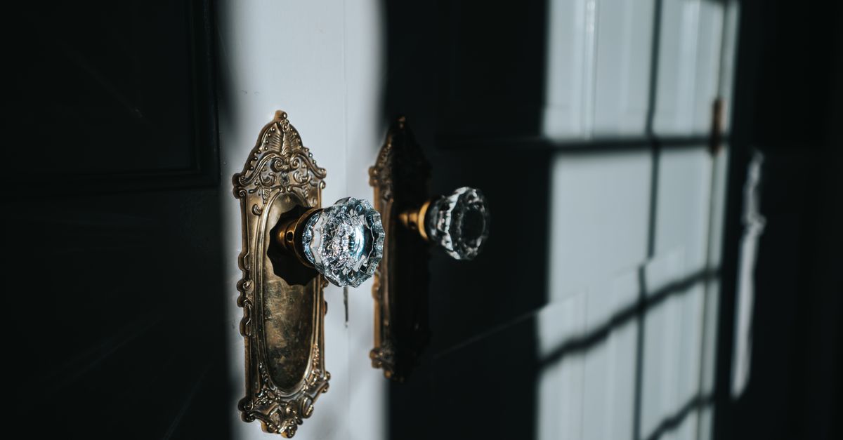 Signs You Need a Door Knob Lock Replacement — Not Just a Repair — Columbia Locksmith SC